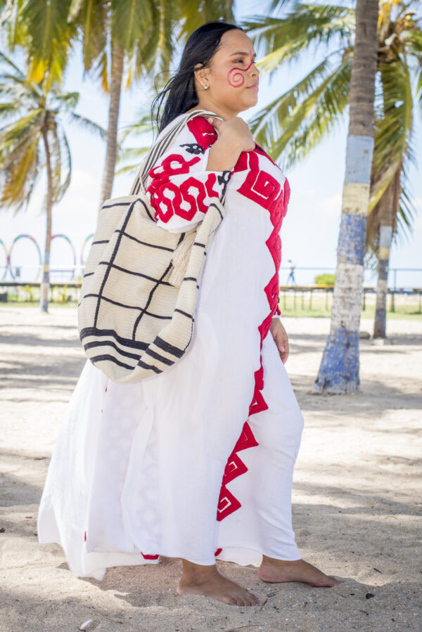 Mochila beige y negro